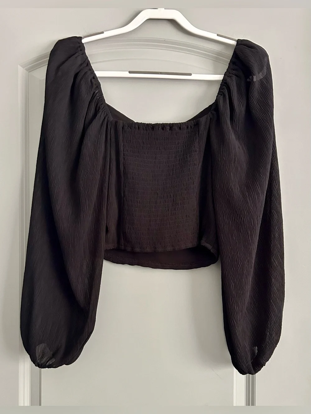 ASTR The Label Black Long Sleeve Cutout Crop Top Size Small Anthropologie